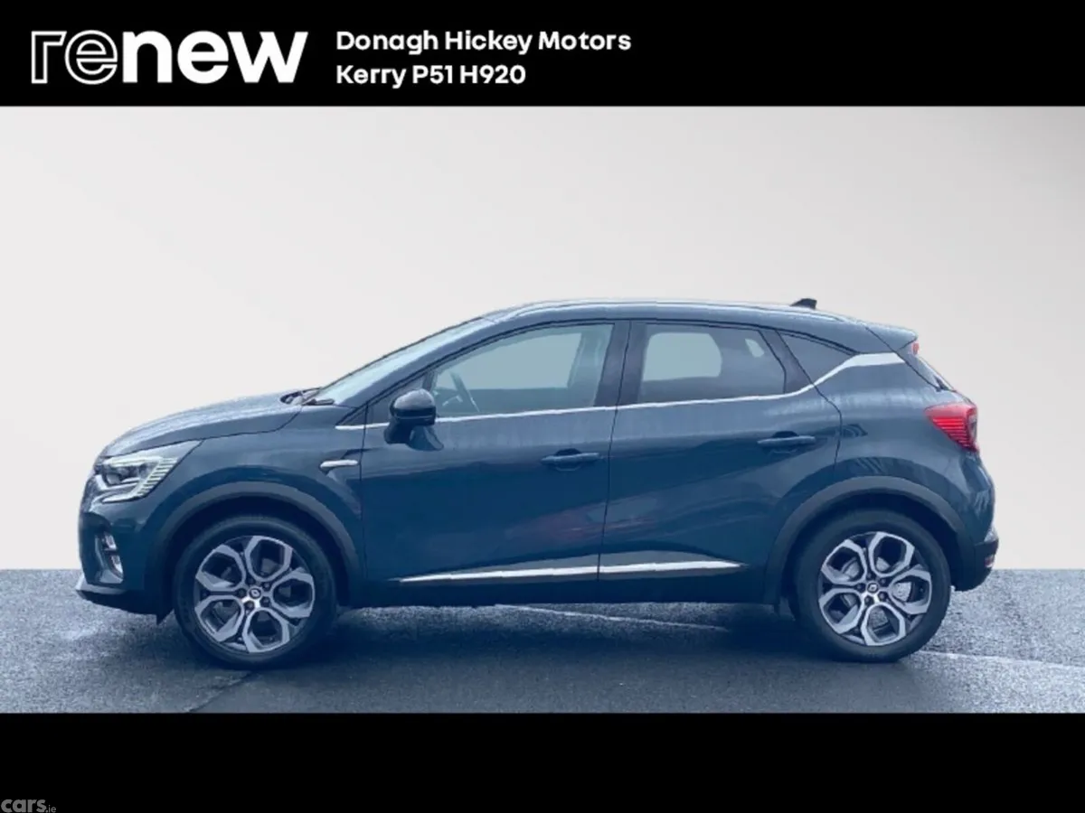 Renault Captur SUV, Petrol, 2023, Blue