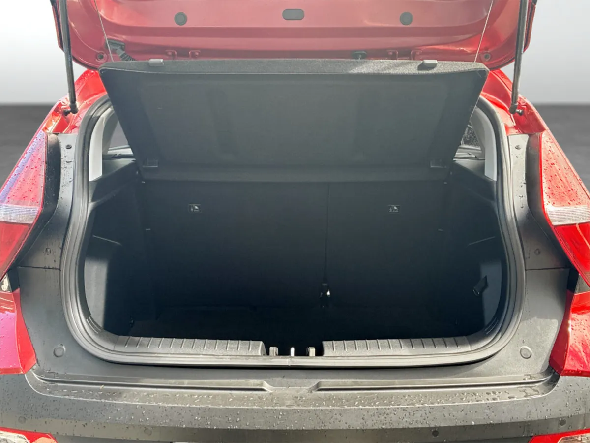 Hyundai Bayon Estate/Jeep, Petrol, 2024, Red