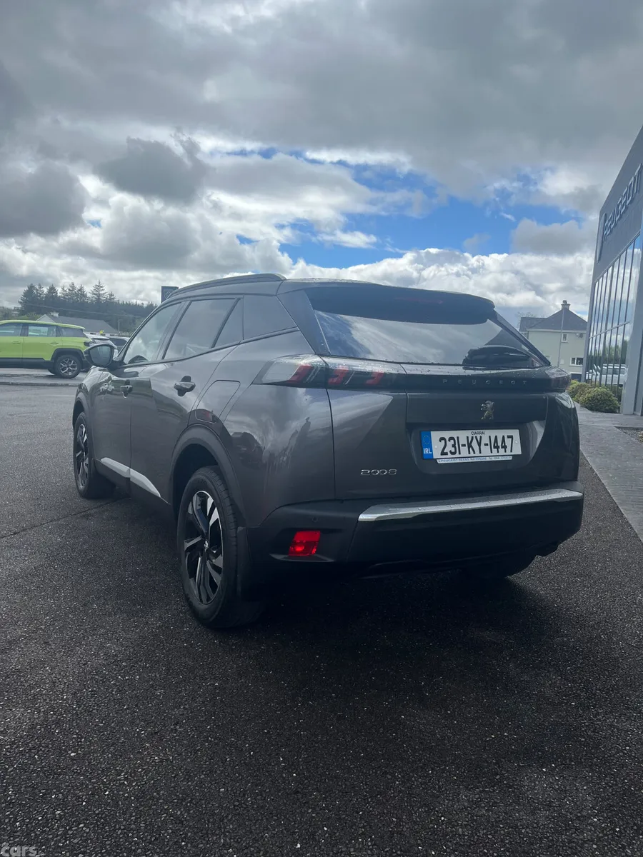 Peugeot 2008 MPV, Petrol, 2023, Grey