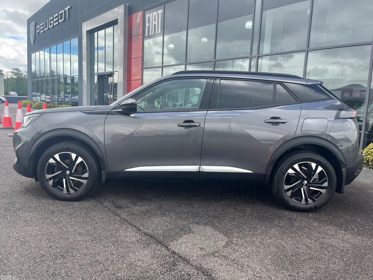 Peugeot 2008 MPV, Petrol, 2023, Grey