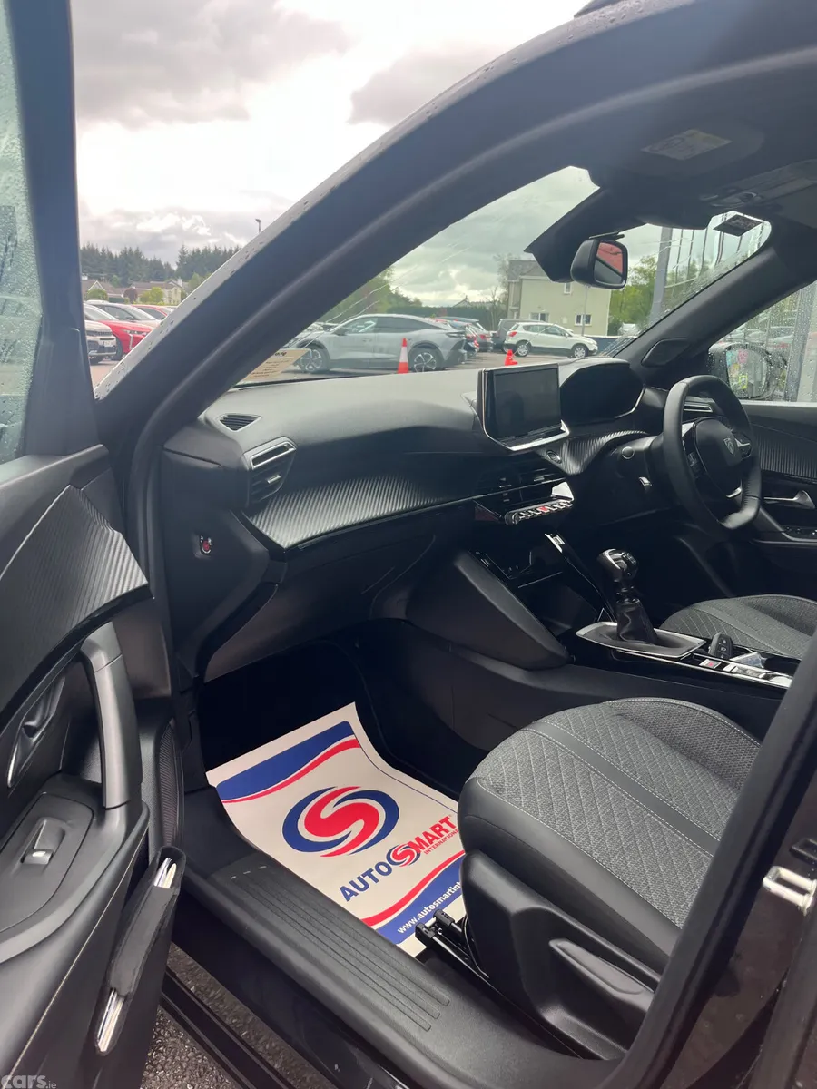 Peugeot 2008 MPV, Petrol, 2024, Black