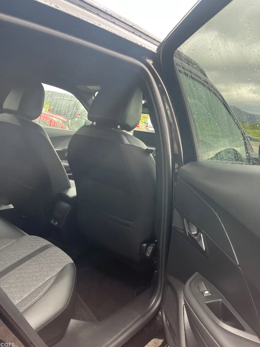 Peugeot 2008 MPV, Petrol, 2024, Black