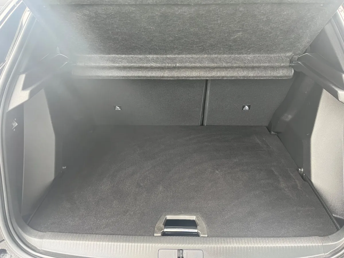 Peugeot 2008 MPV, Petrol, 2024, Black