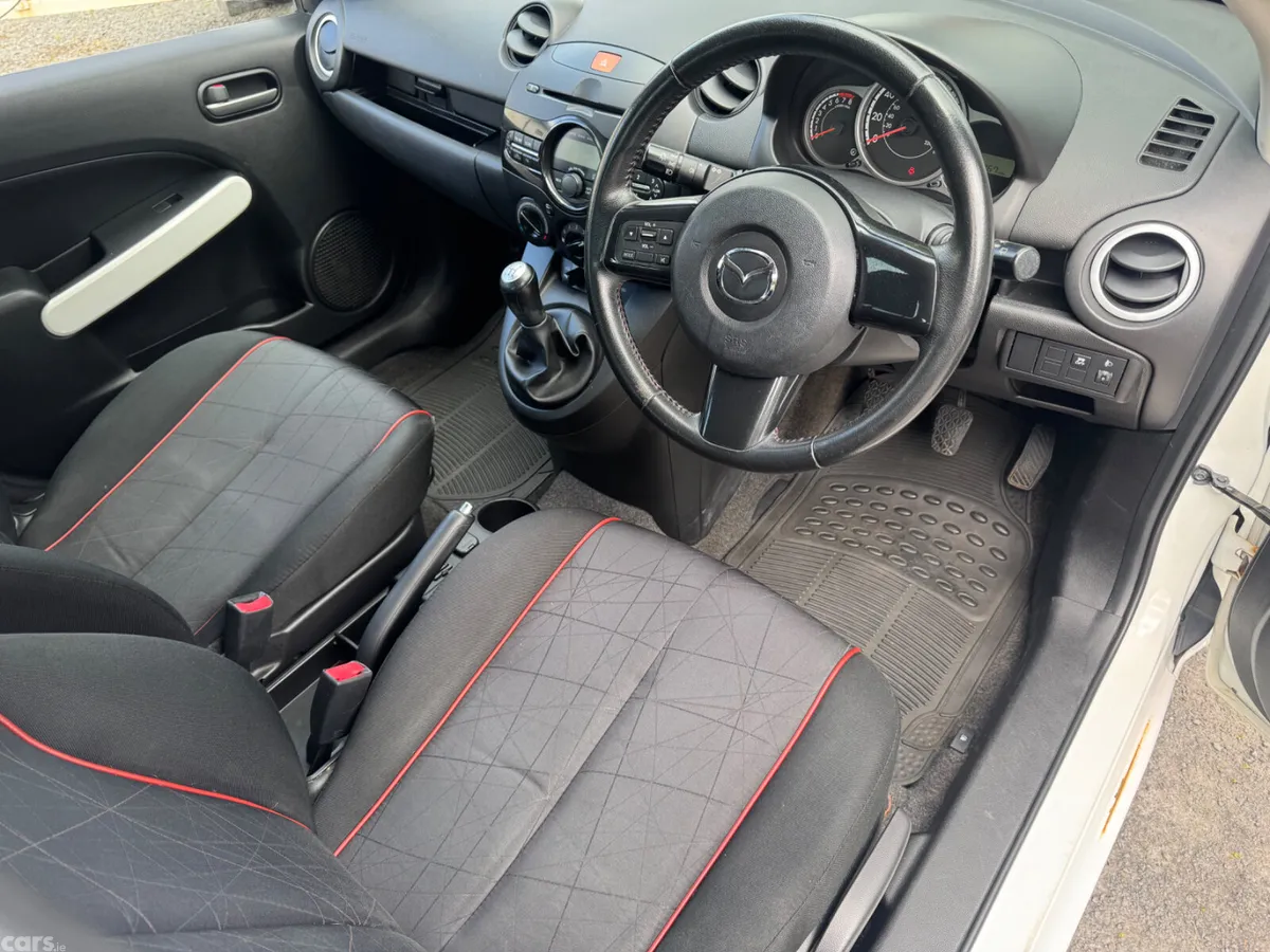 Mazda Mazda2 Hatchback, Petrol, 2015, White