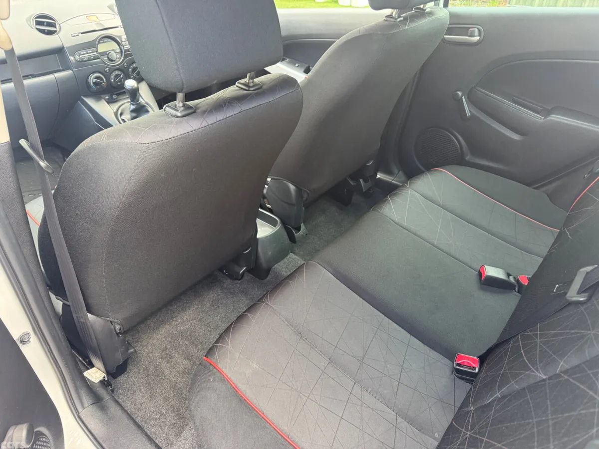 Mazda Mazda2 Hatchback, Petrol, 2015, White