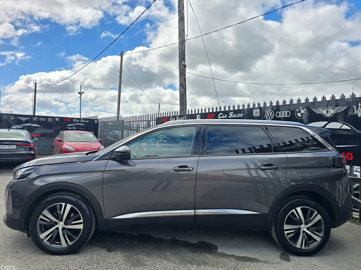 Peugeot 5008 MPV, Petrol, 2022, Grey