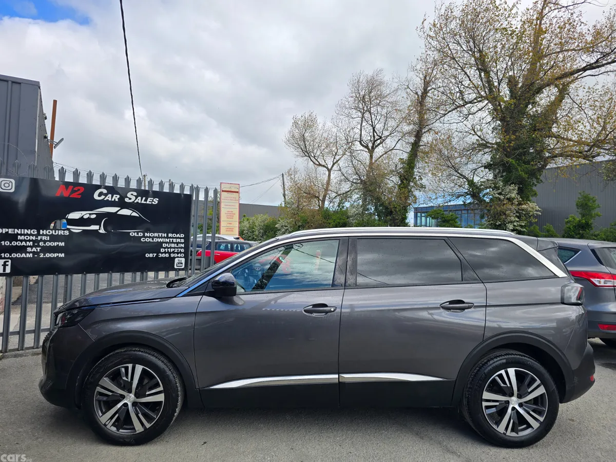Peugeot 5008 MPV, Petrol, 2022, Grey