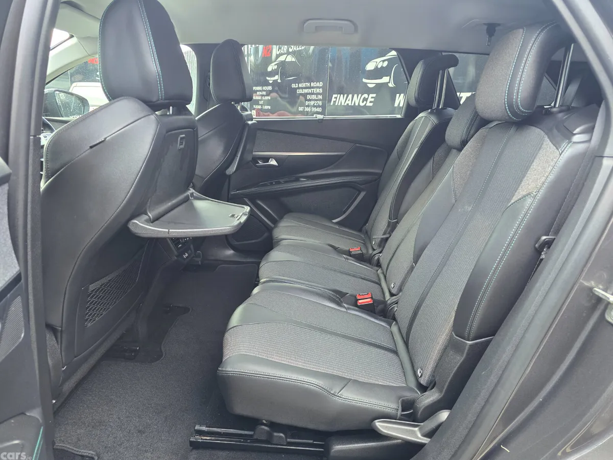Peugeot 5008 MPV, Petrol, 2022, Grey