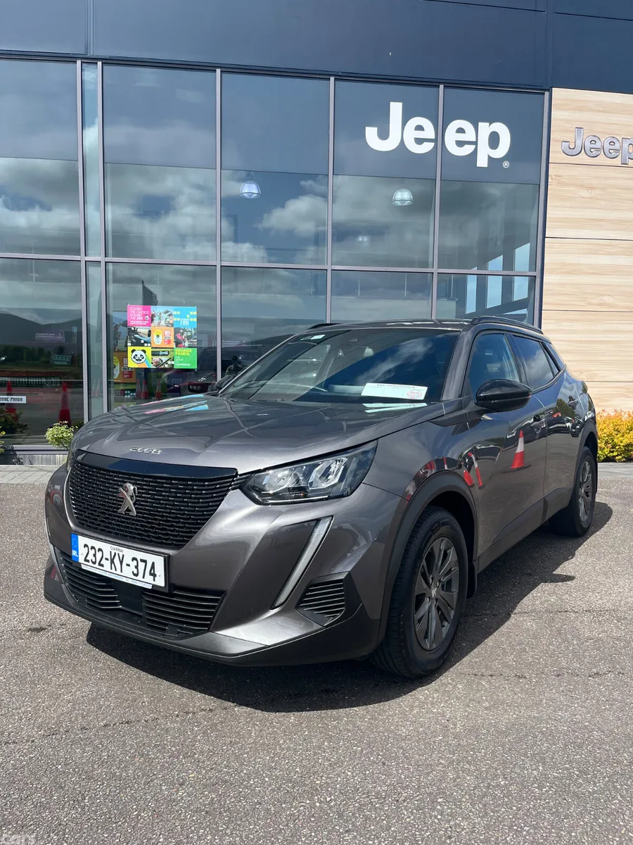 Peugeot 2008 MPV, Petrol, 2023, Grey