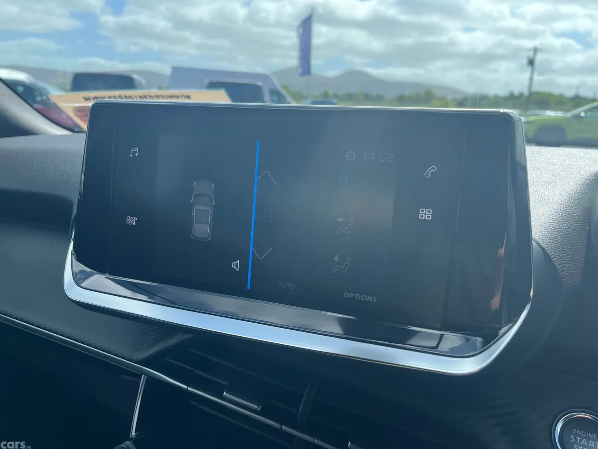 Peugeot 2008 MPV, Petrol, 2023, Grey