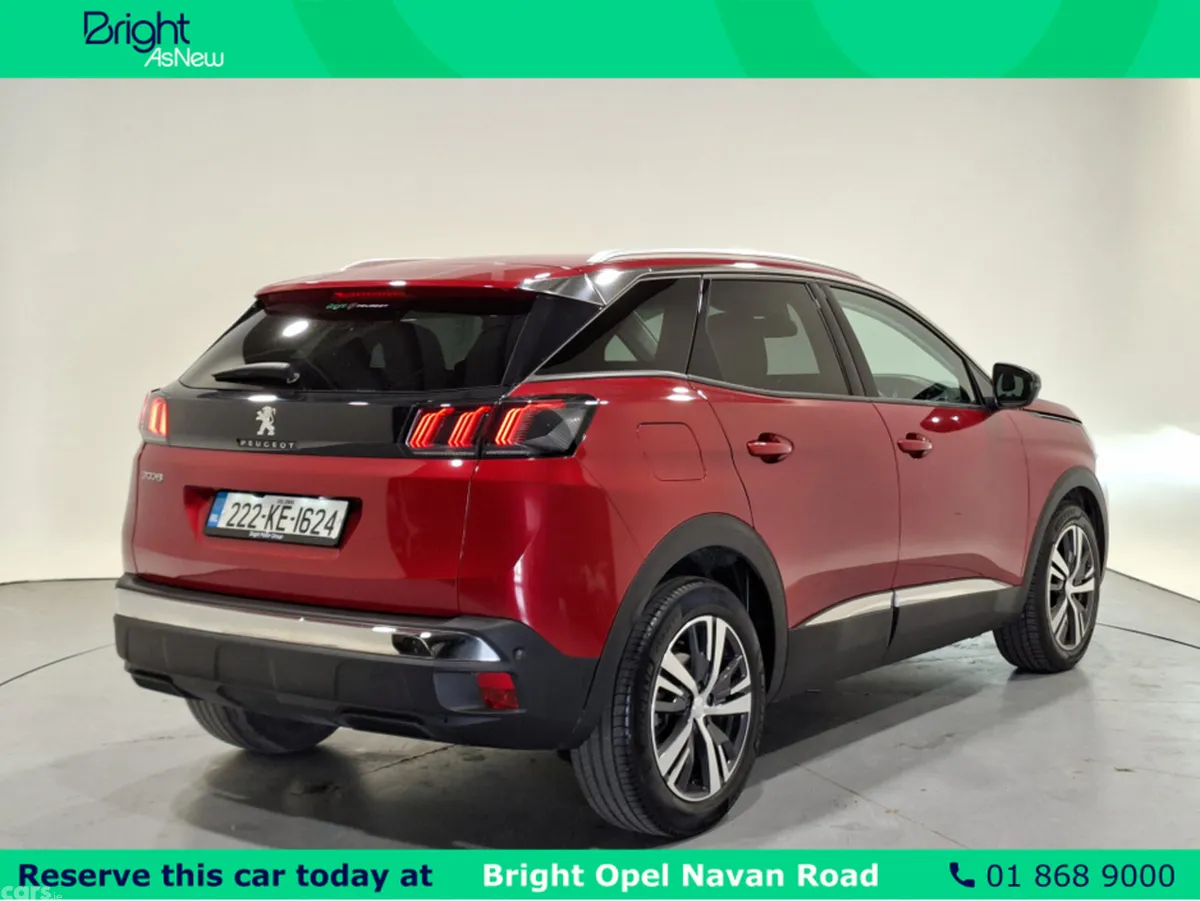 Peugeot 3008 MPV, Petrol, 2022, Red