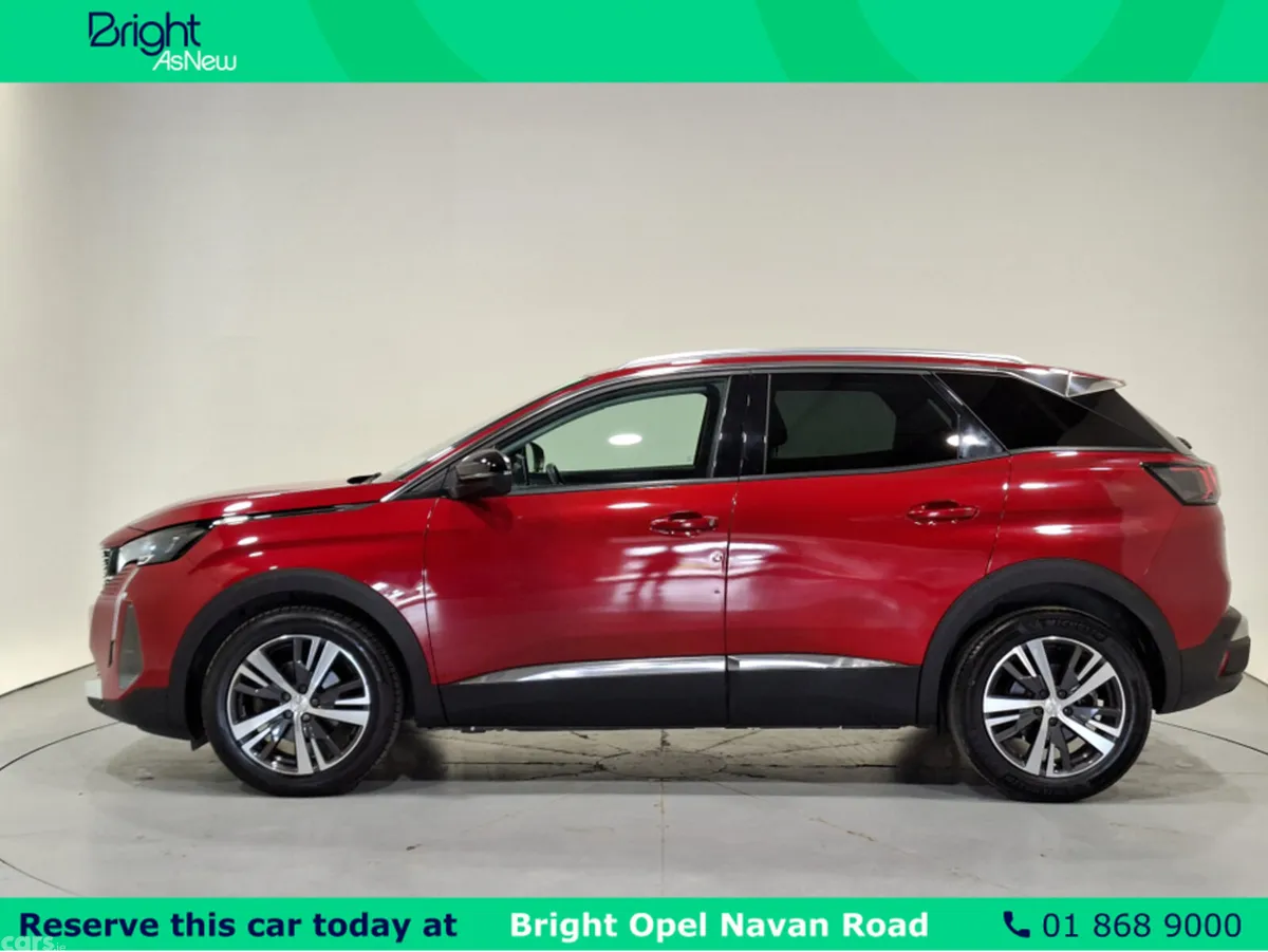 Peugeot 3008 MPV, Petrol, 2022, Red