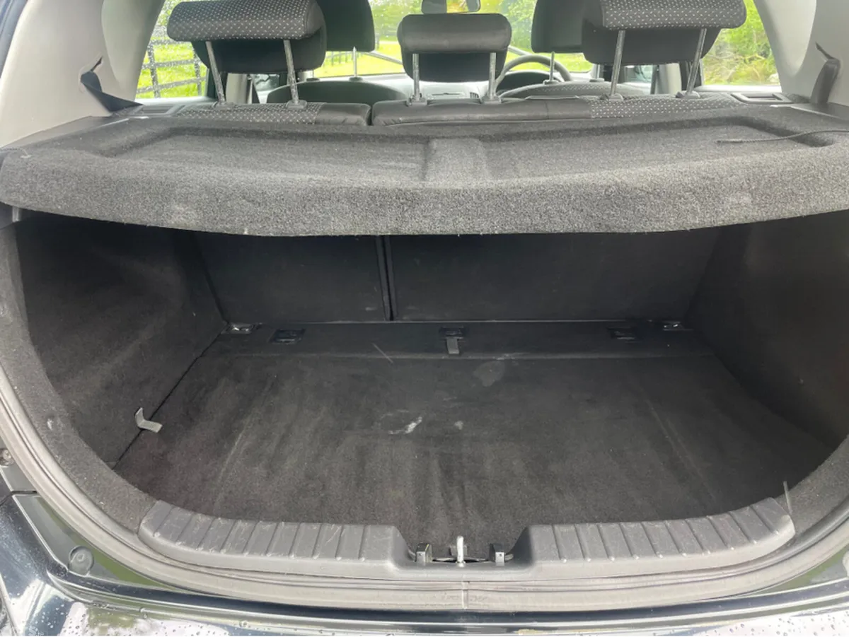 Hyundai i30 Hatchback, Diesel, 2011, Black