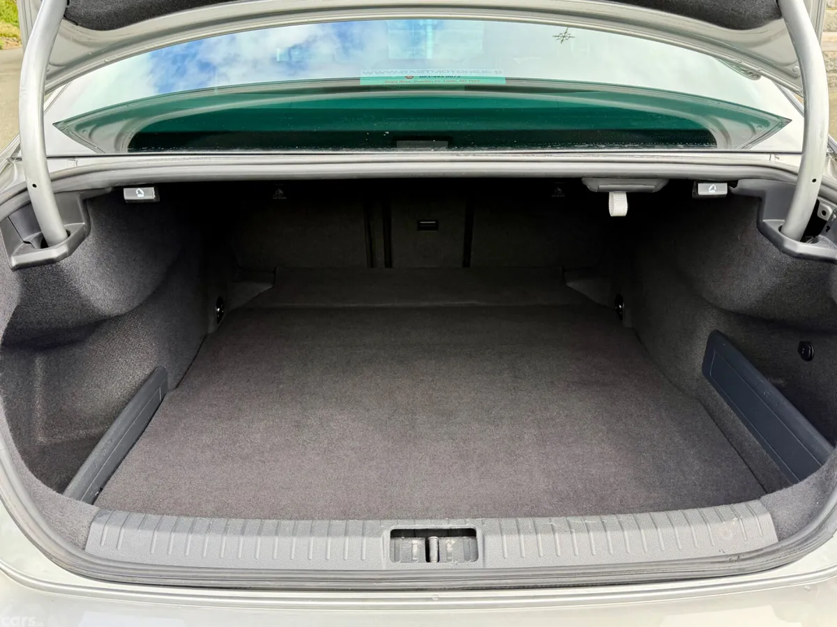 Volkswagen Passat Saloon, Diesel, 2017, Grey