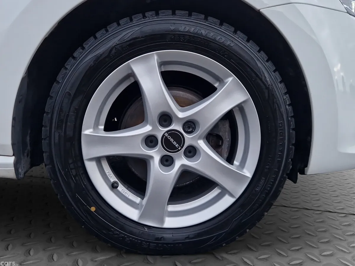Volkswagen Polo Hatchback, Petrol, 2017, White