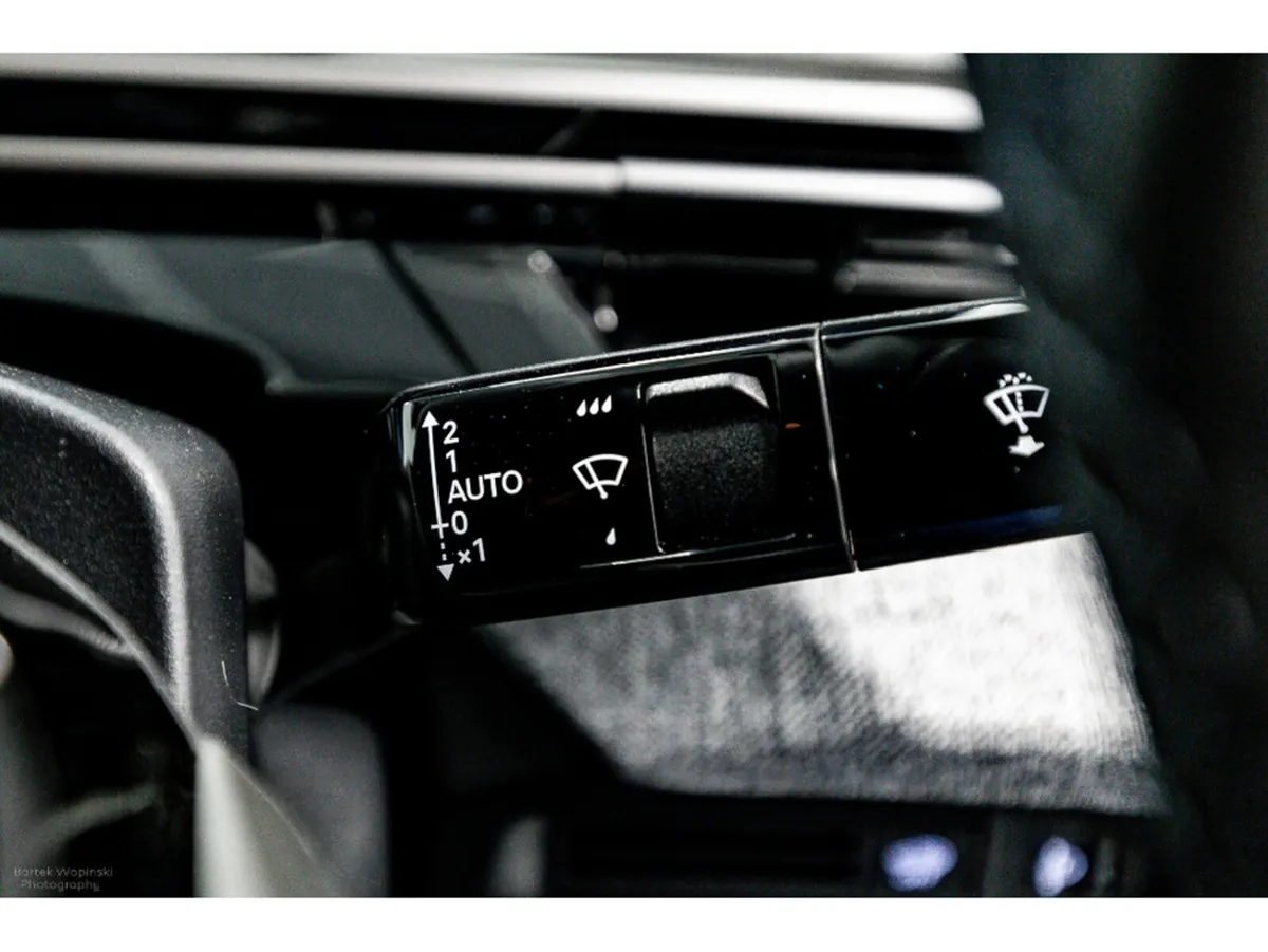 Peugeot 3008 SUV, Petrol Hybrid, 2025, White