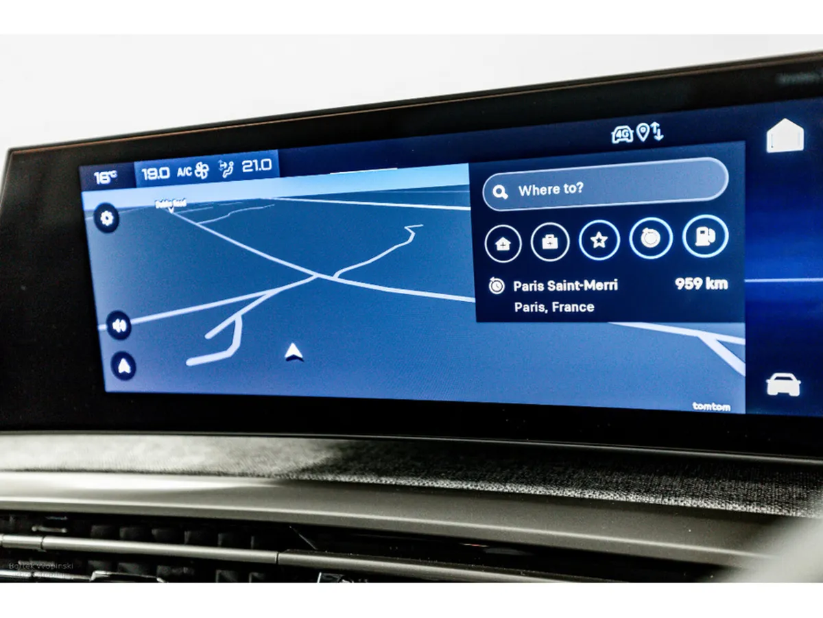 Peugeot 3008 SUV, Petrol Hybrid, 2025, White