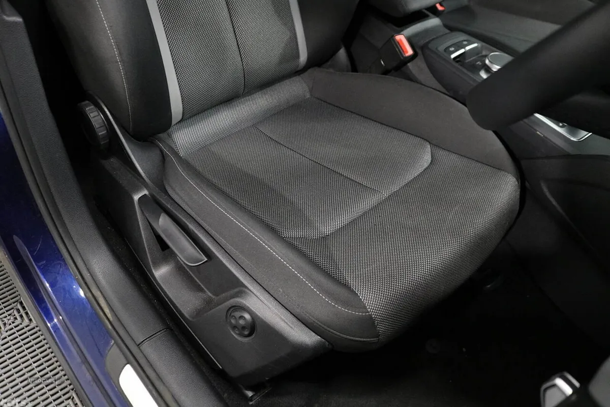 Audi Q2 SUV, Petrol, 2023, Blue