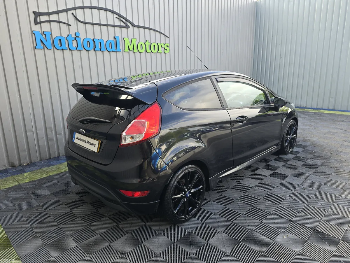 Ford Fiesta Hatchback, Petrol, 2015, Black
