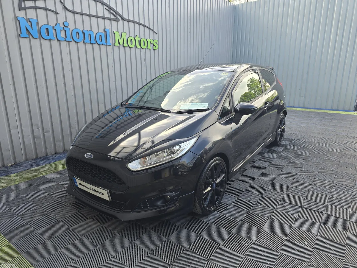Ford Fiesta Hatchback, Petrol, 2015, Black