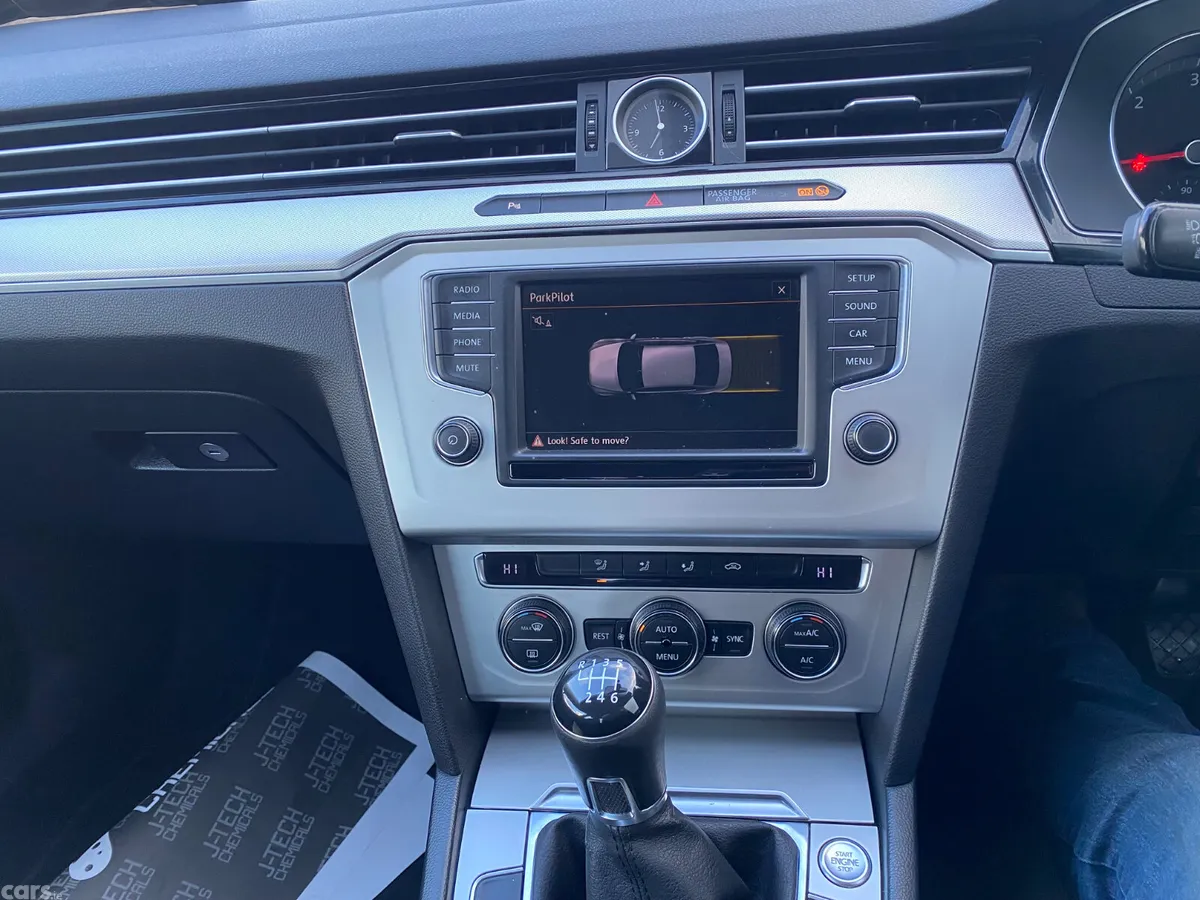 Volkswagen Passat Saloon, Diesel, 2015, Silver