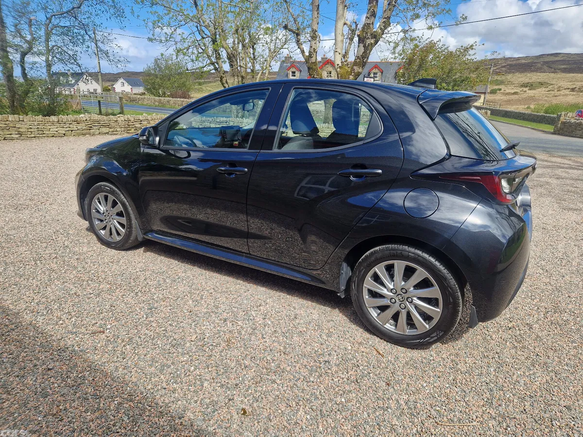 Toyota Yaris Hatchback, Petrol Hybrid, 2024, Black