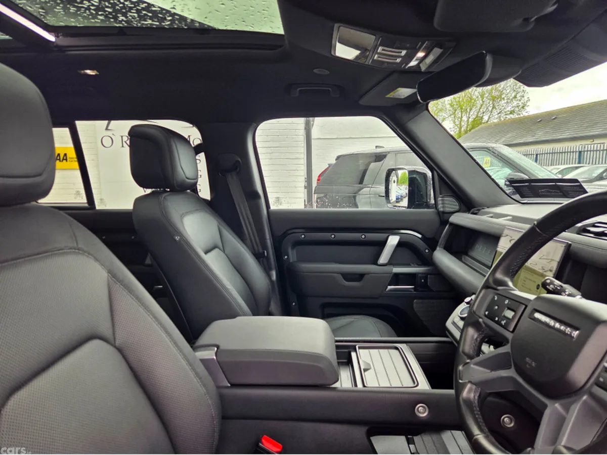 Land Rover Defender Estate, Petrol Plug-in Hybrid, 2022, Black