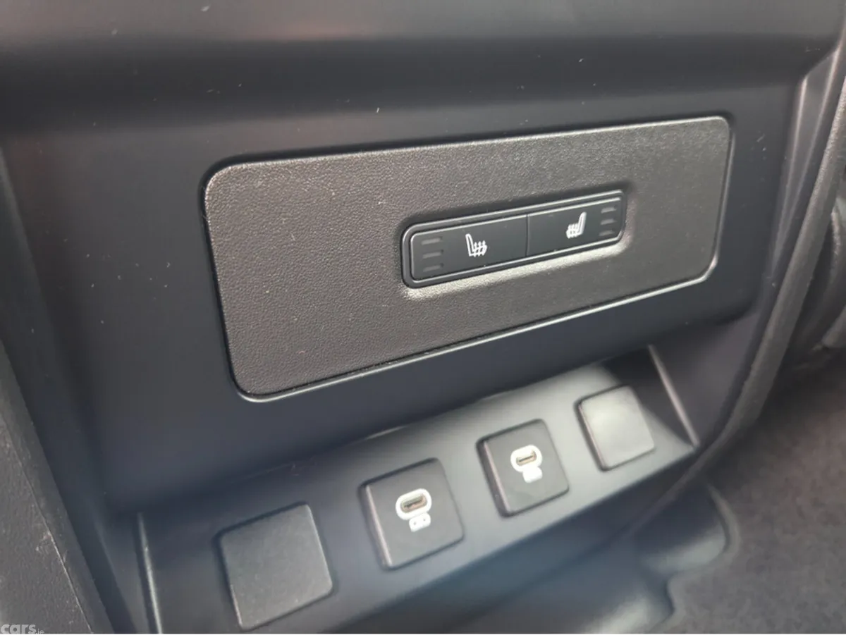 Land Rover Defender Estate, Petrol Plug-in Hybrid, 2022, Black