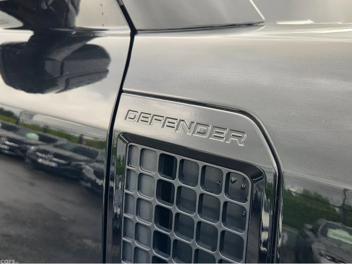 Land Rover Defender Estate, Petrol Plug-in Hybrid, 2022, Black