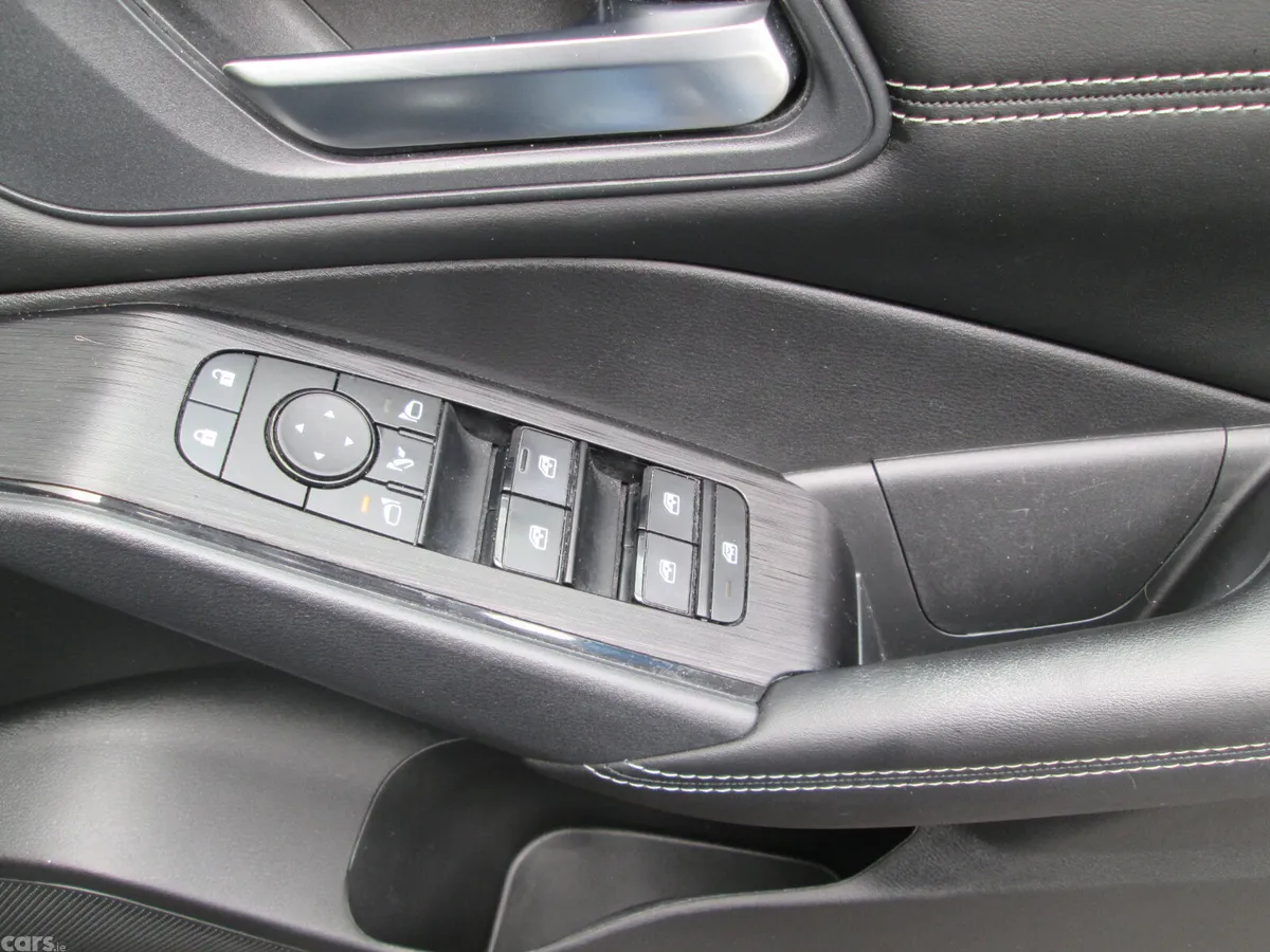 Nissan Qashqai SUV, Petrol Hybrid, 2024, Black