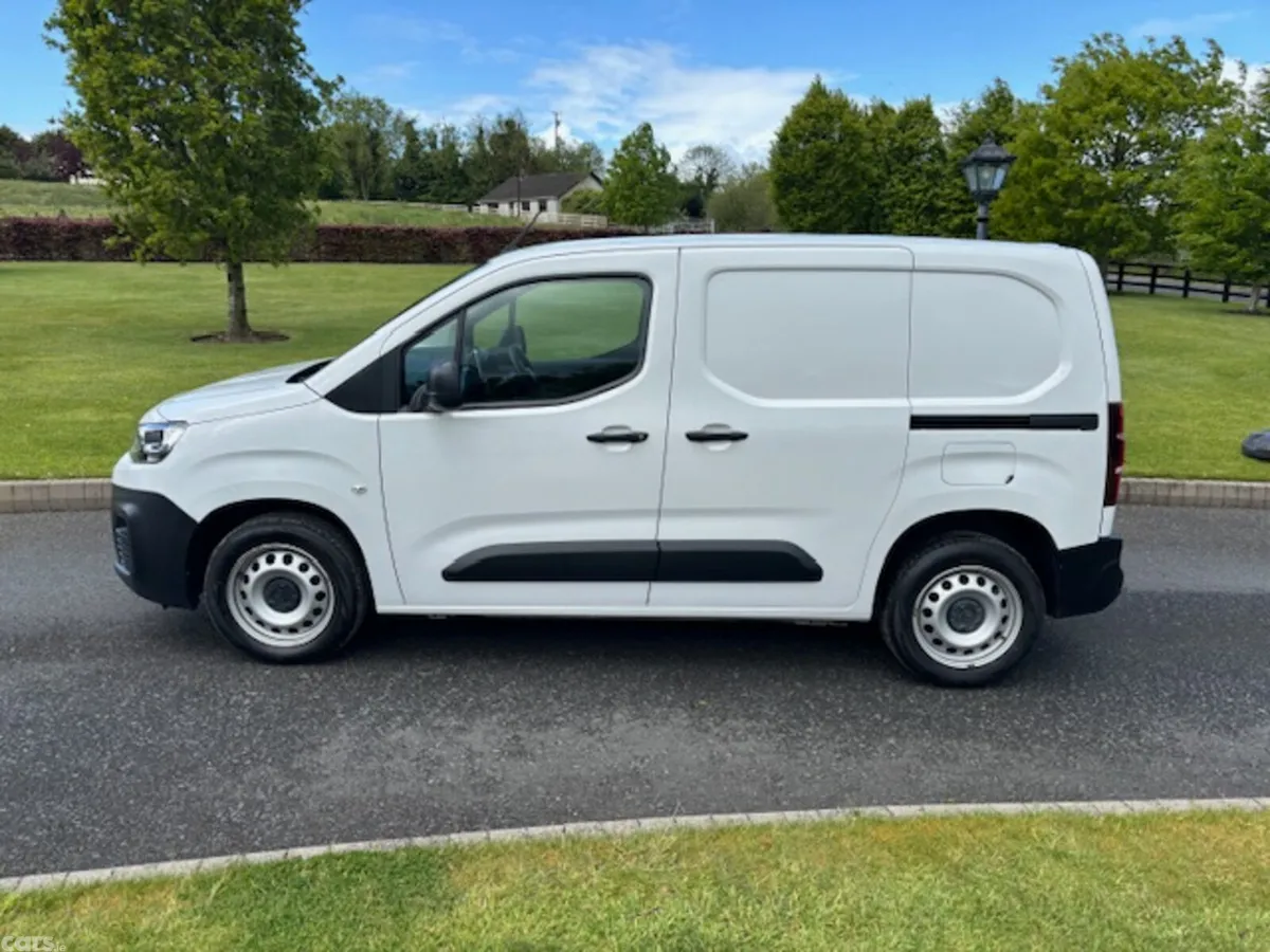 Citroen Berlingo Van, Diesel, 2023, White