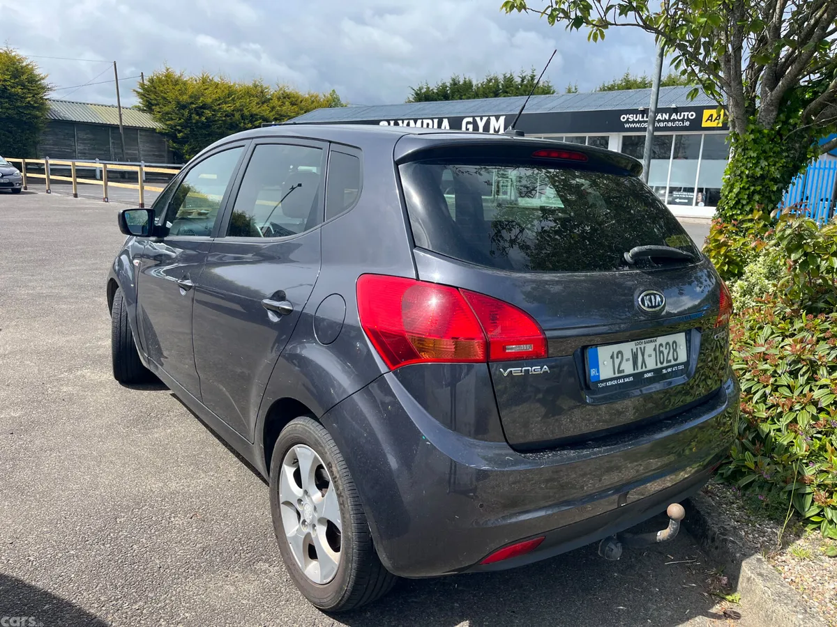 Kia Venga MPV, Diesel, 2012, Silver