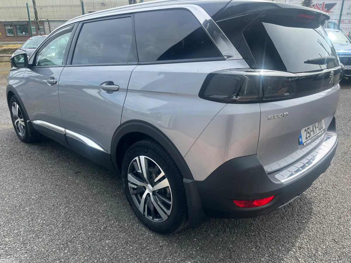 Peugeot 5008 MPV, Diesel, 2025, Grey