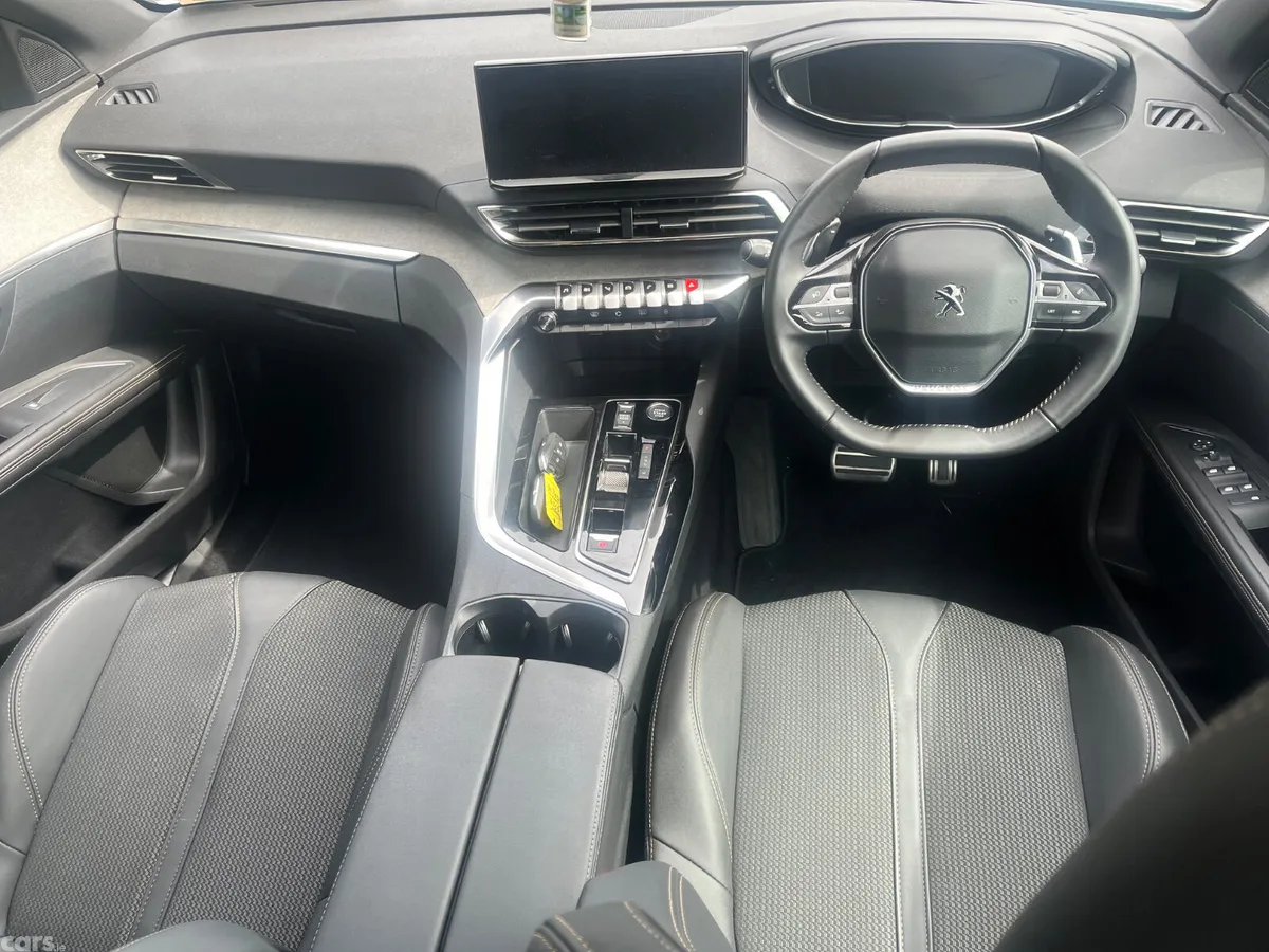 Peugeot 5008 MPV, Diesel, 2025, Grey