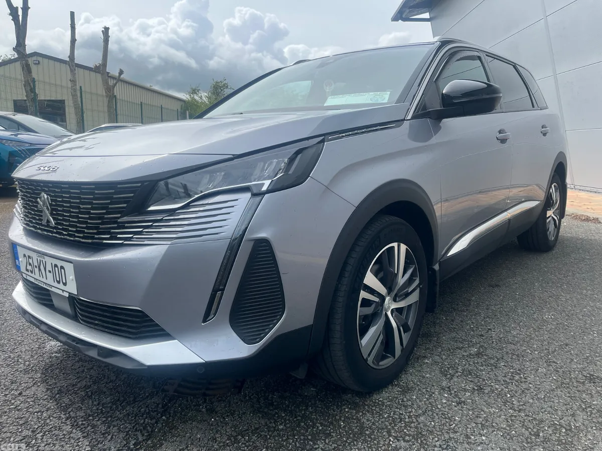 Peugeot 5008 MPV, Diesel, 2025, Grey
