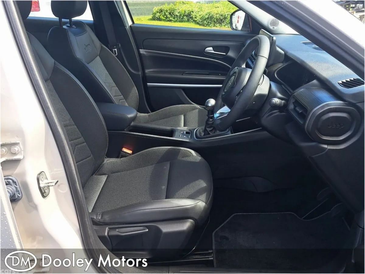 Jeep Avenger SUV, Petrol, 2024, Grey
