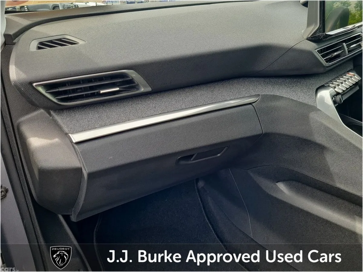 Peugeot 3008 SUV, Petrol, 2021, Grey