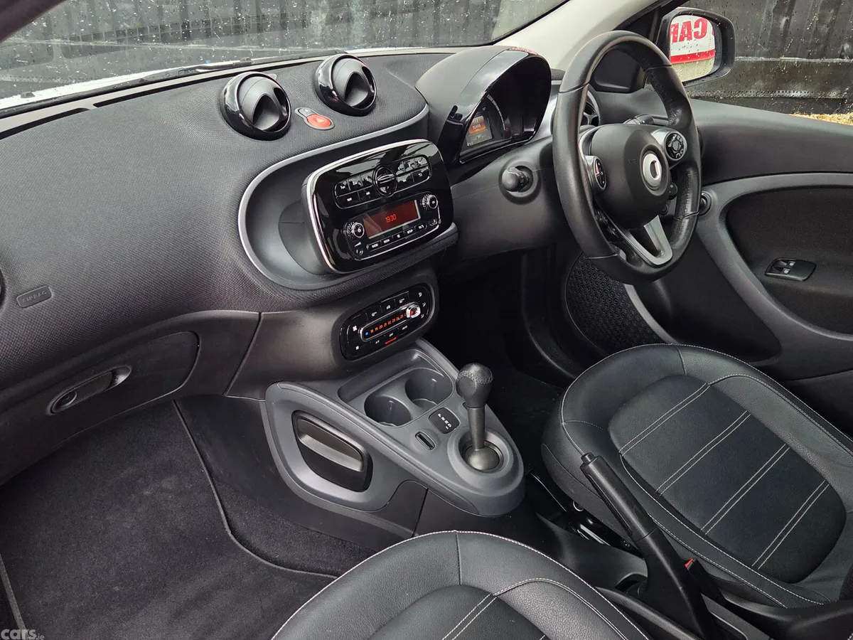 Smart Forfour Hatchback, Petrol, 2016, White