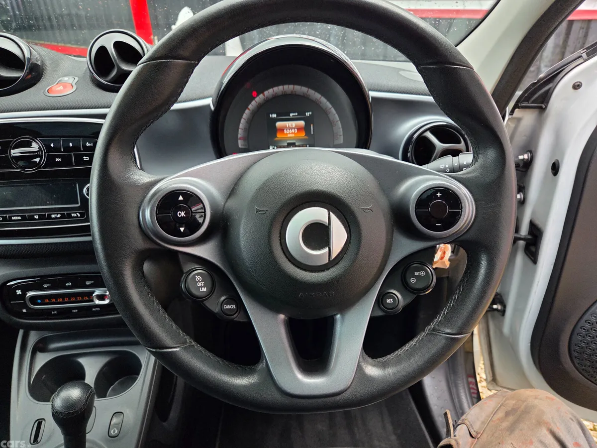 Smart Forfour Hatchback, Petrol, 2016, White
