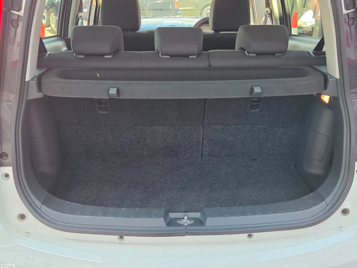 Suzuki Splash Hatchback, Petrol, 2012, White