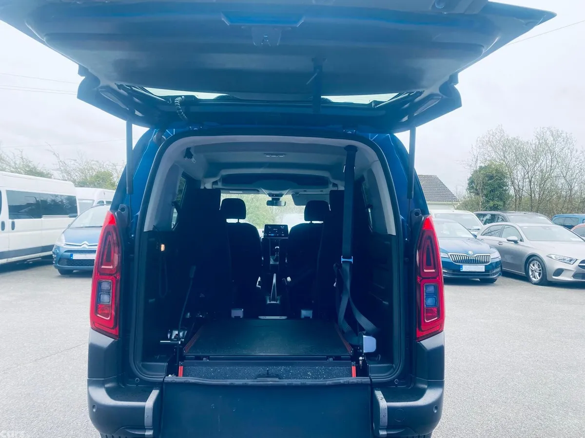 Citroen Berlingo MPV, Diesel, 2024, Blue