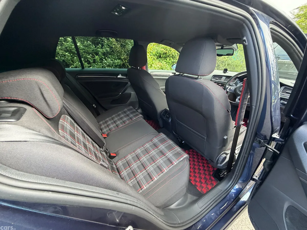 Volkswagen Golf Hatchback, Petrol, 2014, Blue