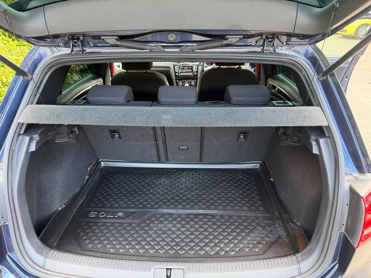 Volkswagen Golf Hatchback, Petrol, 2014, Blue