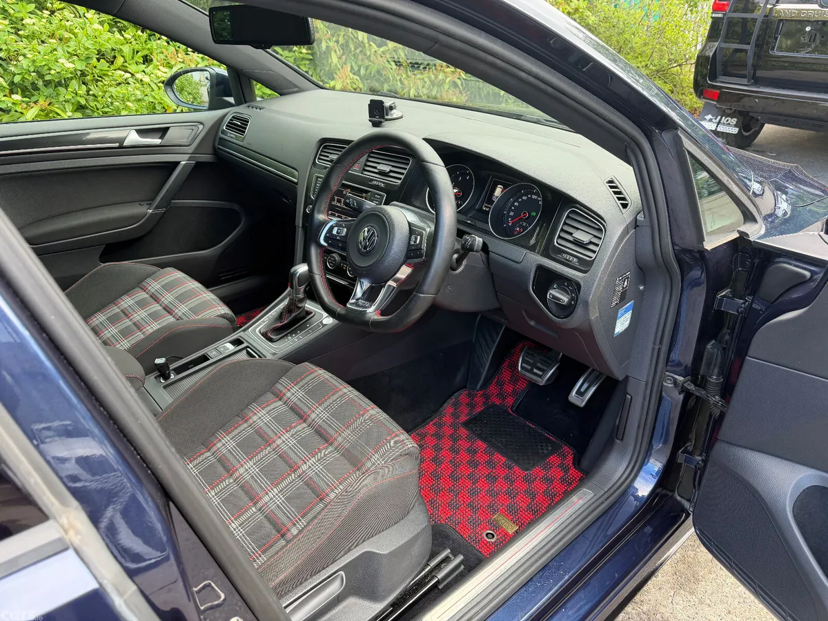 Volkswagen Golf Hatchback, Petrol, 2014, Blue