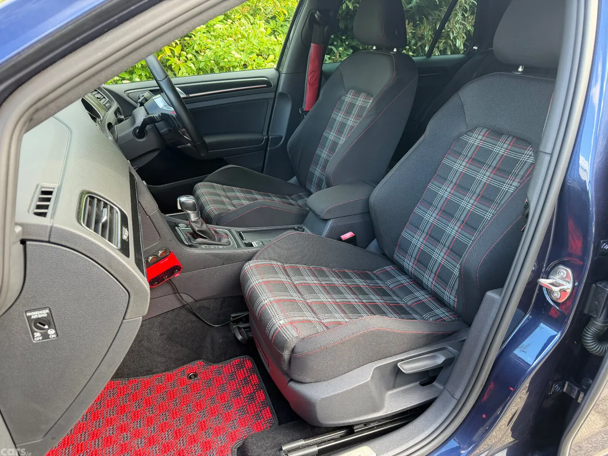 Volkswagen Golf Hatchback, Petrol, 2014, Blue