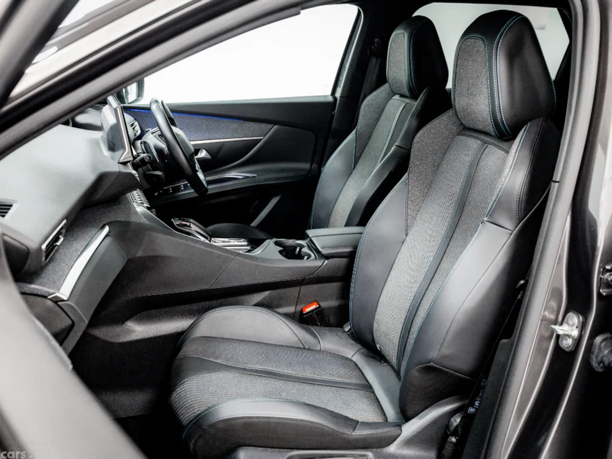 Peugeot 3008 SUV, Diesel, 2023, Grey