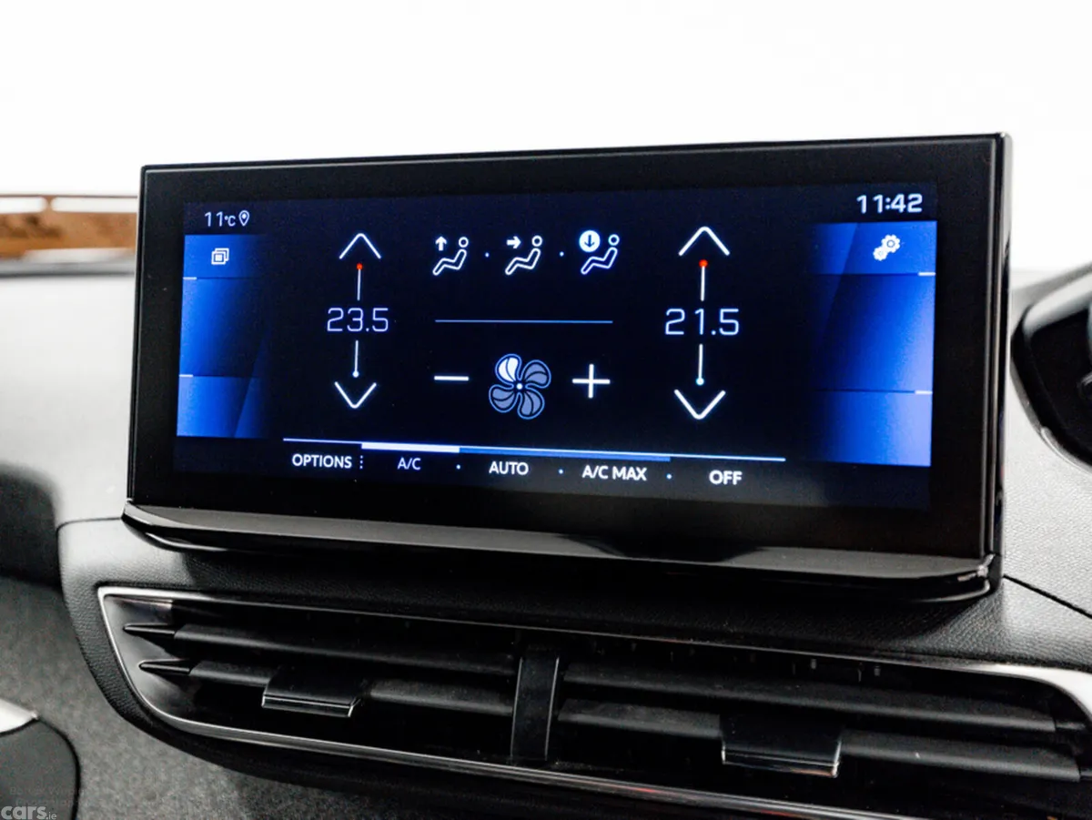 Peugeot 3008 SUV, Diesel, 2023, Grey