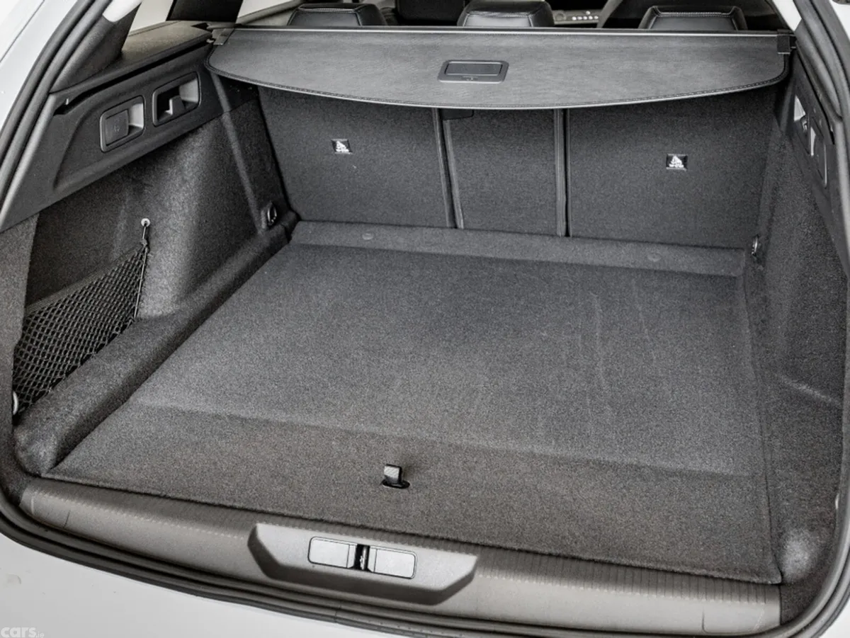 Peugeot 308 Estate, Petrol Hybrid, 2026, White