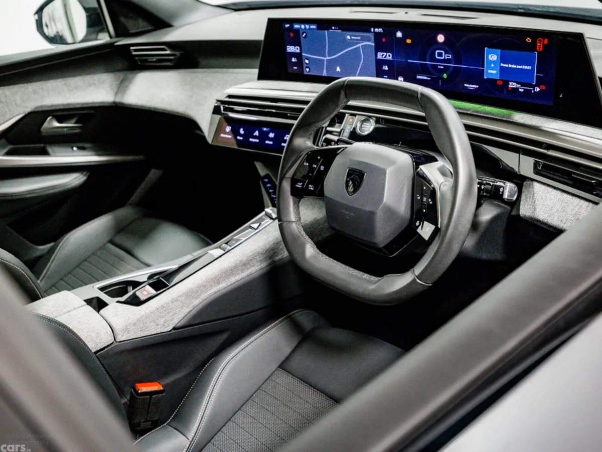 Peugeot 3008 SUV, Petrol Hybrid, 2024, Grey