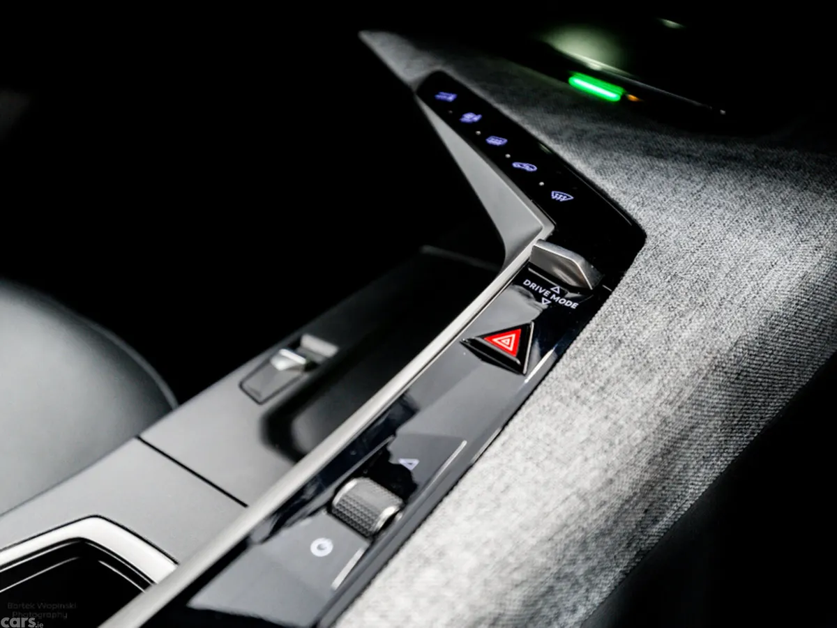 Peugeot 3008 SUV, Petrol Hybrid, 2024, Grey